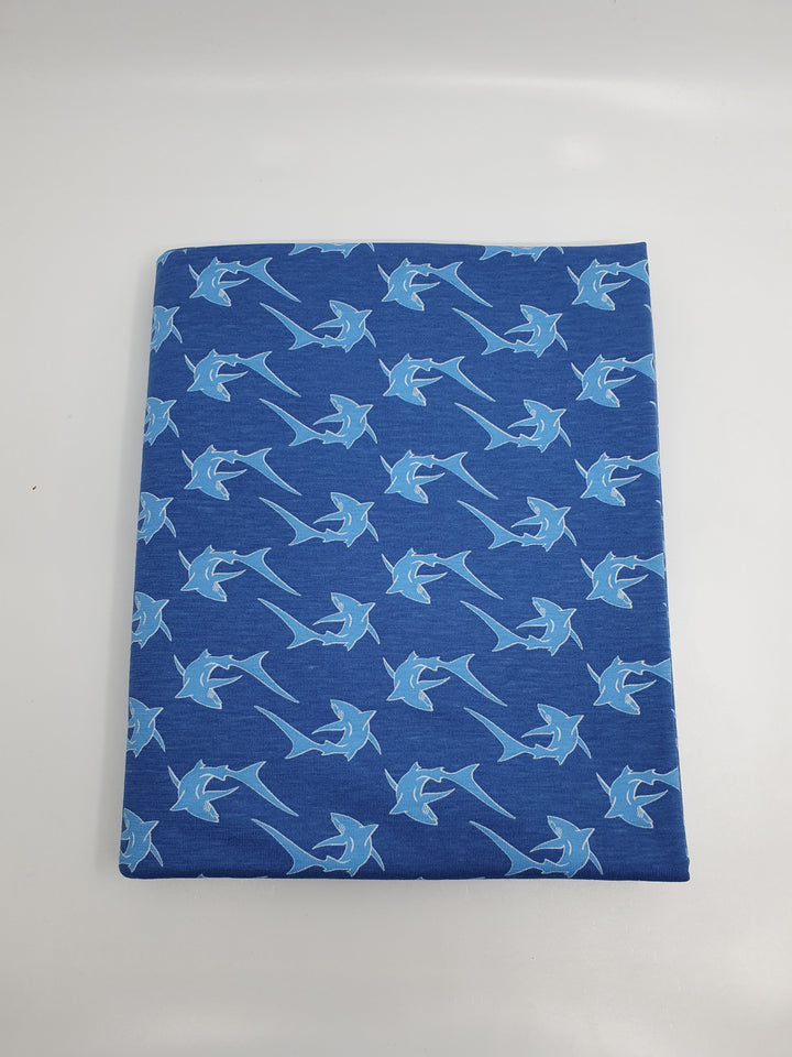Blauer Single-Jersey mit hellblauen Haifischen