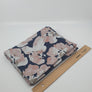 Hellgraumelierter Single-Jersey mit Blumen